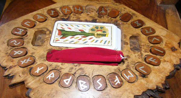 Le tirage du tarot runique